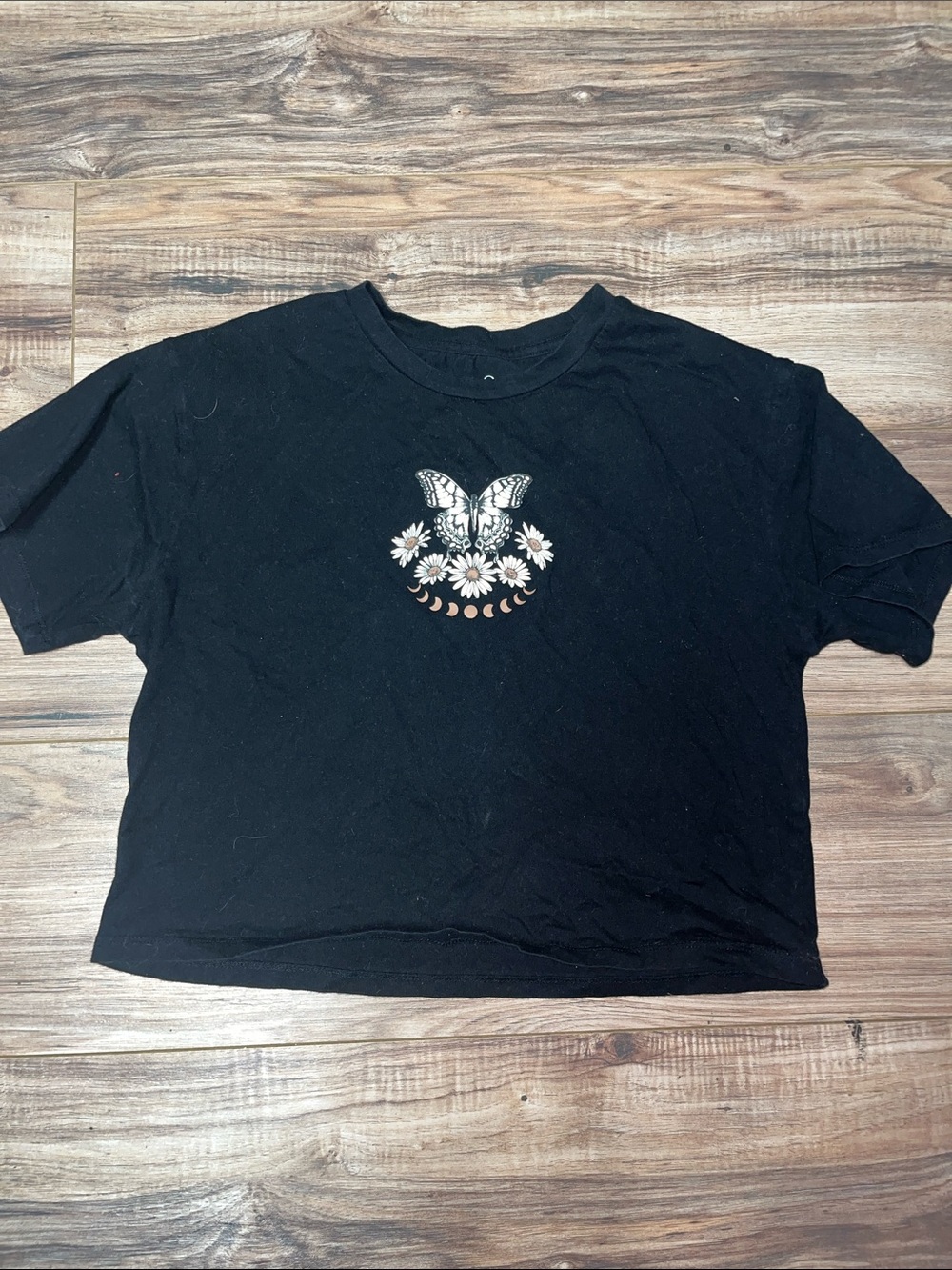 Small Black Butterfly & Daisy Graphic Crop Tee